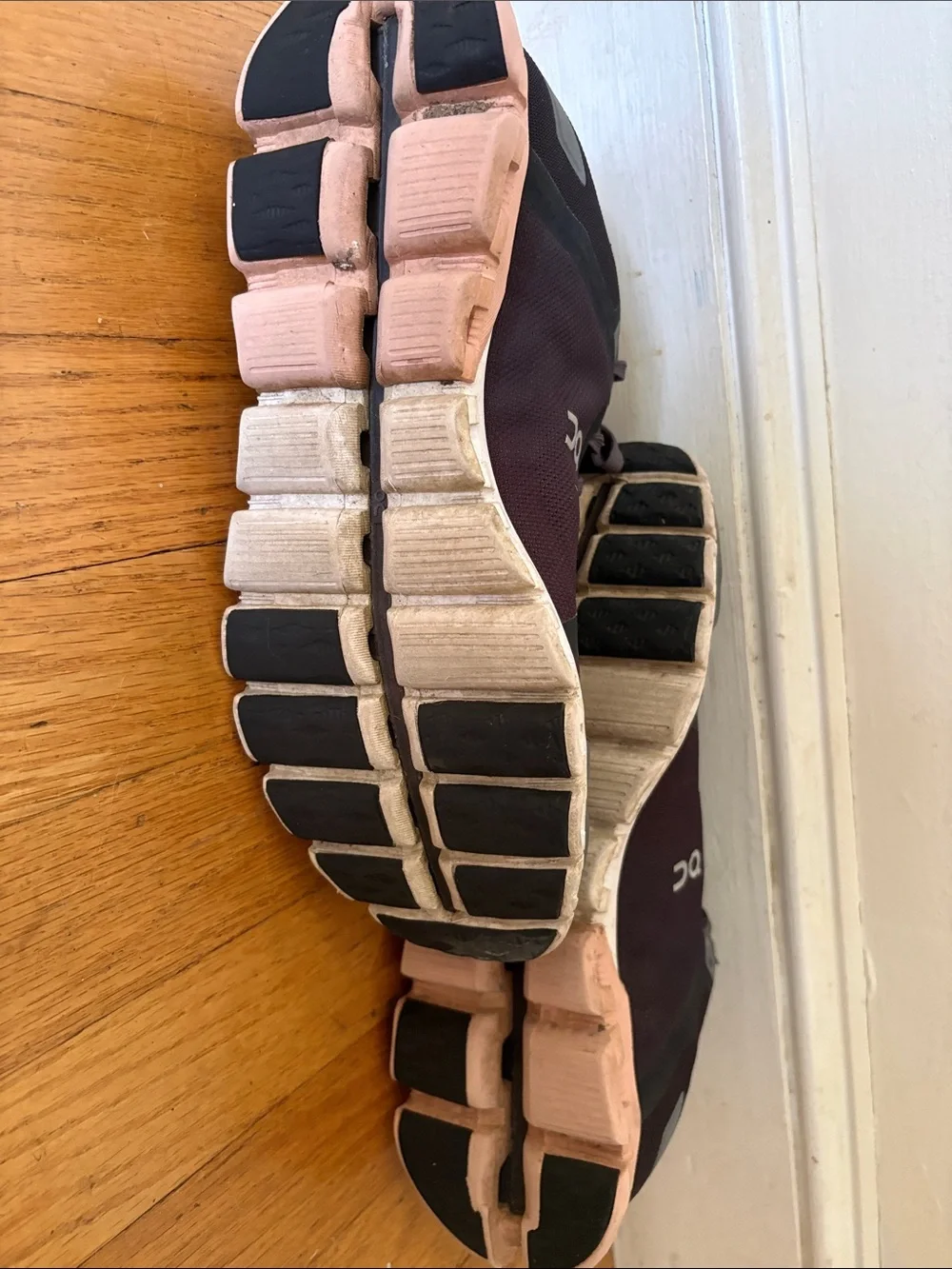 On Running women’s sneakers in Dark Gray and Black